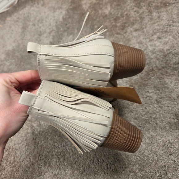 Frye & Co Demmy Fringe Ankle Boots Women's 10 Cream Western Boho Block Heel Zip - Picture 5 of 8